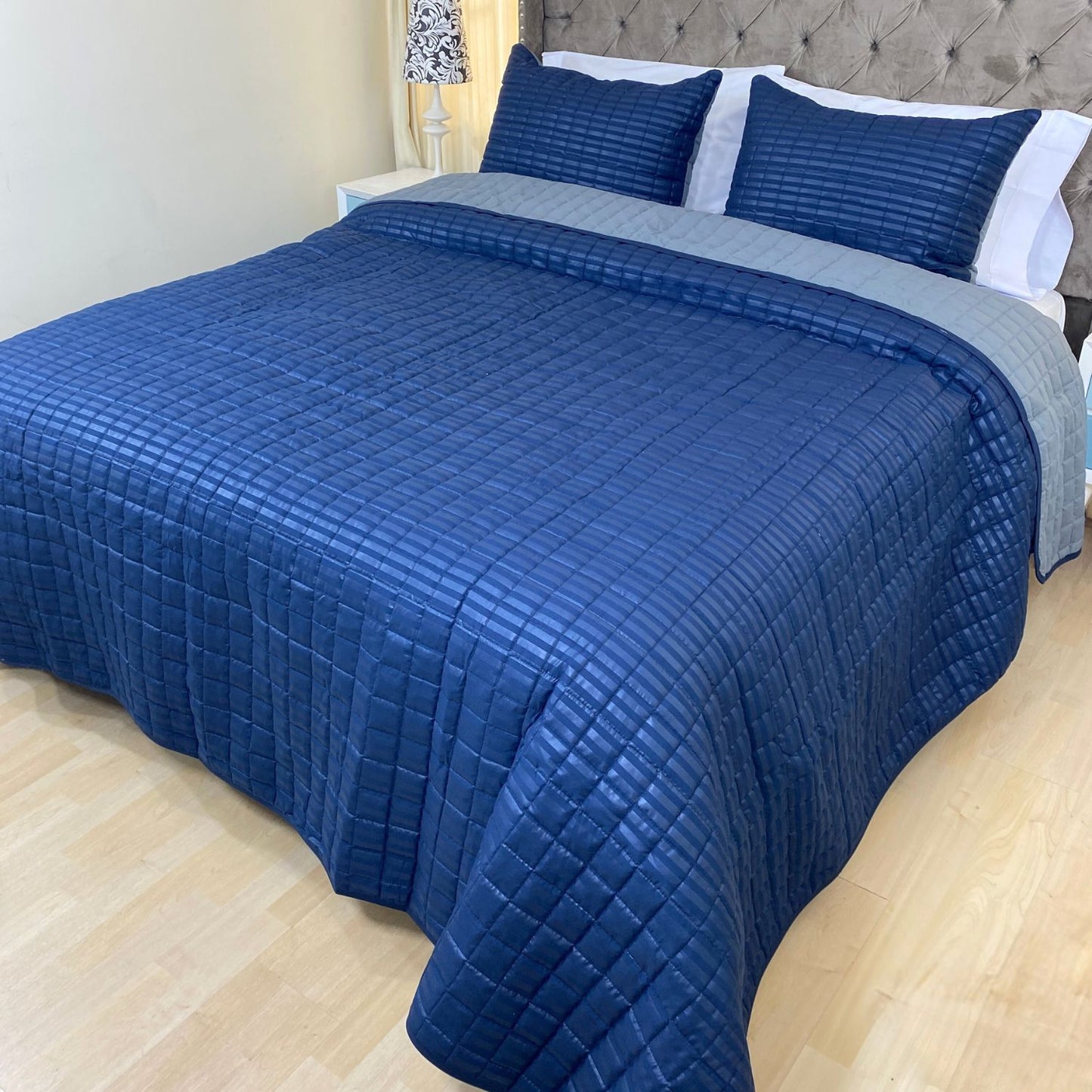Edredón quilt doble faz azul-gris